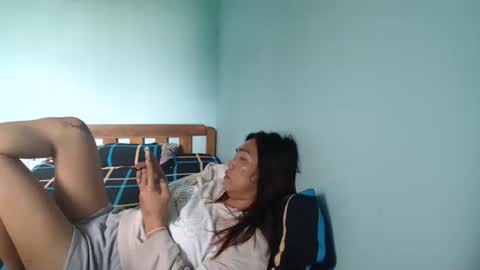 Snapshot of newest_star69 chatting on 09-24-25, 02:15 Lucy Pearl online show from 09-24-25, 02:15