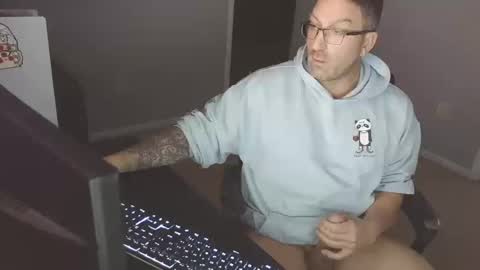 newevo online show from 10-20-25, 03:51