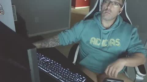 newevo online show from 10-27-25, 06:23