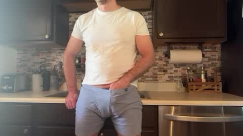 newguy_097 online show from 03-05-26, 12:17