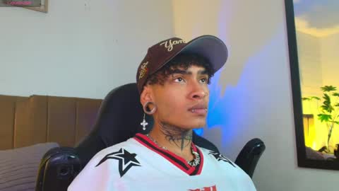 Snapshot of newman_luv chatting on 05-21-26, 02:57 Newman Luv online show from 05-21-26, 02:57