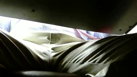 Snapshot of newtothis1015 chatting on 11-10-25, 11:04 Daring online show from 11-10-25, 11:04