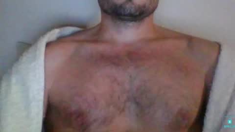 Snapshot of newtyguy90 chatting on 12-30-24, 07:04 newtyguy90 online show from 12-30-24, 07:04