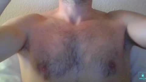 Snapshot of newtyguy90 chatting on 12-30-24, 10:32 newtyguy90 online show from 12-30-24, 10:32