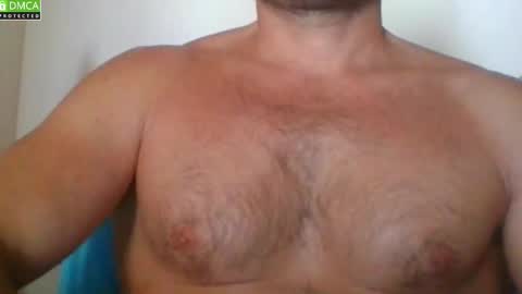 Snapshot of newtyguy90 chatting on 09-28-25, 01:38 newtyguy90 online show from 09-28-25, 01:38