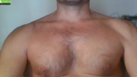 Snapshot of newtyguy90 chatting on 10-17-25, 08:06 newtyguy90 online show from 10-17-25, 08:06