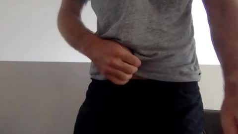 Snapshot of newysub75 chatting on 10-16-25, 12:00 newysub75 online show from 10-16-25, 12:00