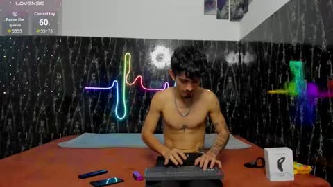 Snapshot of nextboywell1 chatting on 12-20-25, 11:34 Yeison online show from 12-20-25, 11:34