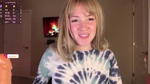 Snapshot of nextdoorlaur chatting on 01-09-26, 03:48 Lauren online show from 01-09-26, 03:48