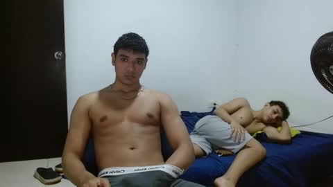 Snapshot of ney_quiroz chatting on 10-27-25, 07:12 ney hotman online show from 10-27-25, 07:12