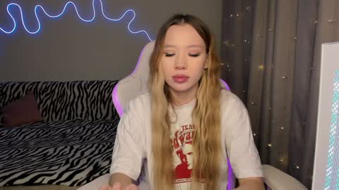 Mina online show from 12-24-24, 01:50