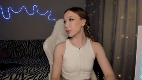 Mina online show from 01-02-25, 11:31