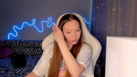 Mina online show from 12-18-25, 09:59