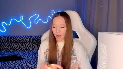 Mina online show from 12-22-25, 12:13