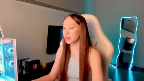 Mina online show from 02-12-26, 02:56