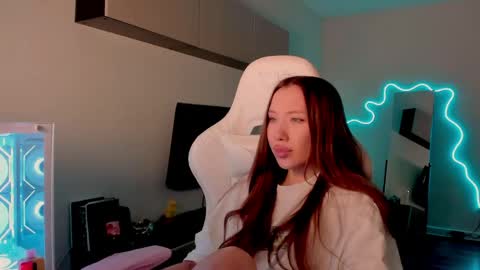 Mina online show from 04-27-26, 08:45