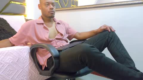 Snapshot of neytanmalcon chatting on 11-14-25, 09:57 neytanmalcon online show from 11-14-25, 09:57