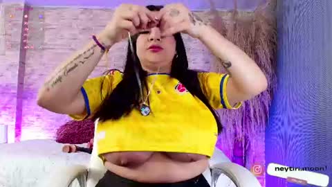 Snapshot of neytiri_moon chatting on 06-18-26, 11:58 Sandra online show from 06-18-26, 11:58