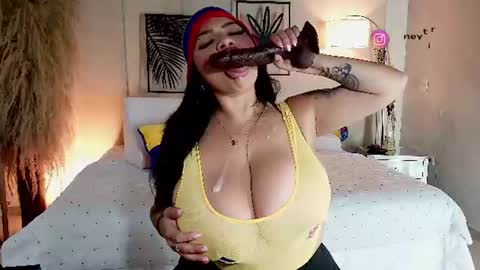 Snapshot of neytiri_moon chatting on 07-03-26, 12:11 Sandra online show from 07-03-26, 12:11