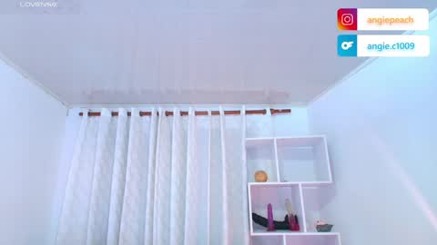 Snapshot of nezo_ chatting on 06-09-26, 02:45 Angie Instagram angie julianac add me online show from 06-09-26, 02:45