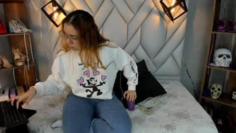 Milena online show from 01-25-25, 01:41