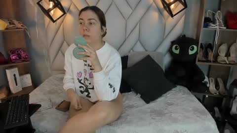 Milena online show from 03-11-25, 01:34