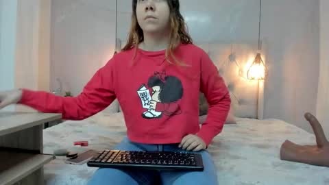 Milena online show from 11-30-25, 11:47