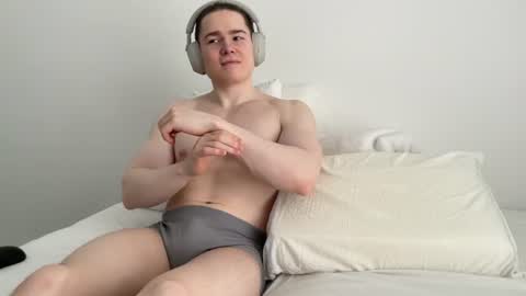 Snapshot of nfeibk chatting on 06-11-26, 04:43 Adrian Von Ziegler online show from 06-11-26, 04:43
