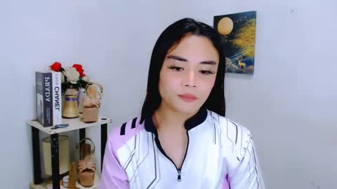 Snapshot of nhicolehollywood chatting on 04-21-26, 01:29 hottie nicole online show from 04-21-26, 01:29