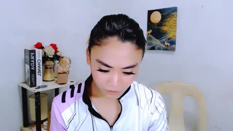 Snapshot of nhicolehollywood chatting on 04-21-26, 02:51 hottie nicole online show from 04-21-26, 02:51