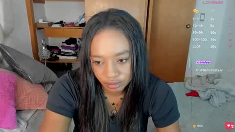 Snapshot of nia_brown_ chatting on 05-14-26, 05:25 nia brown online show from 05-14-26, 05:25