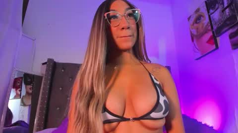 Snapshot of nia_seren chatting on 02-16-26, 07:32 Nia online show from 02-16-26, 07:32