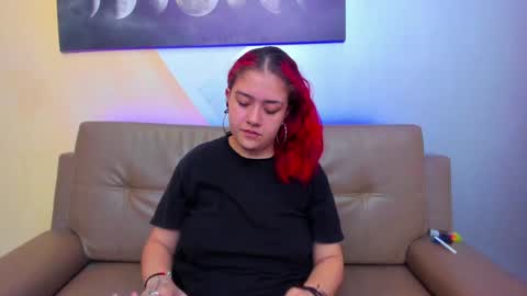 Estefani  online show from 01-06-25, 02:58