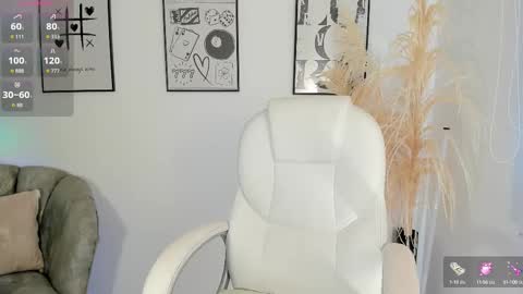 Nia online show from 10-20-25, 01:00