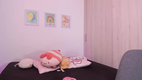 Snapshot of nianoretti chatting on 02-28-26, 04:30 Nia online show from 02-28-26, 04:30