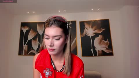 Snapshot of niasalvatore chatting on 06-05-26, 07:30 Call me Nia online show from 06-05-26, 07:30