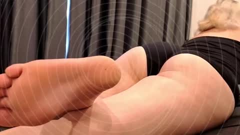 Kim online show from 02-02-26, 11:58