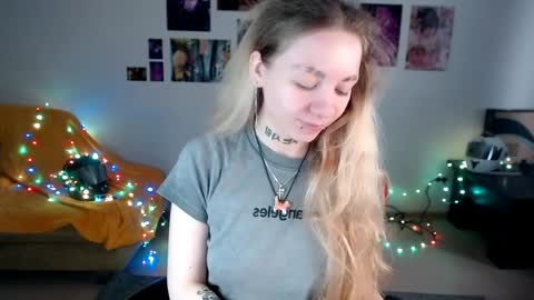 nica_kawaii online show from 04-03-26, 08:01