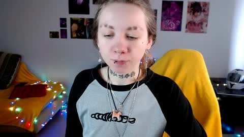 nica_kawaii online show from 04-18-26, 10:19