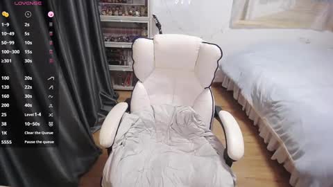 Belle online show from 02-13-25, 10:11