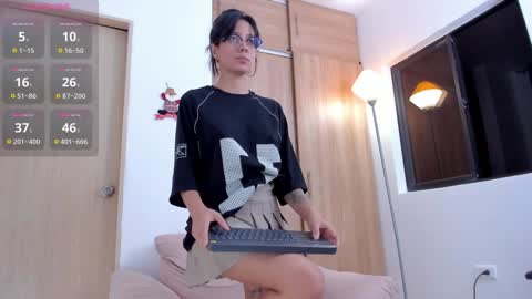 Snapshot of nice_day_ chatting on 12-19-24, 04:34 day online show from 12-19-24, 04:34