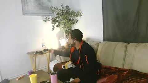 Snapshot of niceandsavvy chatting on 12-21-25, 05:36 NICE AND SAVVY online show from 12-21-25, 05:36