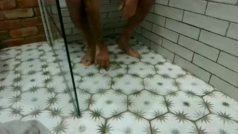 Snapshot of nicecock4u1979 chatting on 10-26-25, 05:41 hot builder online show from 10-26-25, 05:41