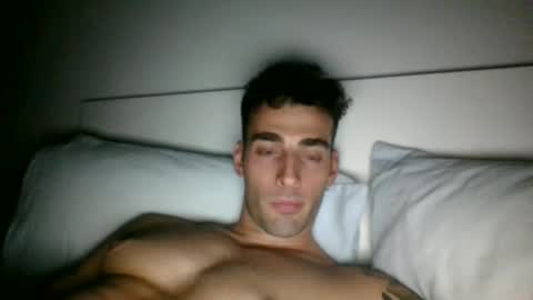 Snapshot of nicegguy9826 chatting on 10-10-25, 09:52 nicegguy9826 online show from 10-10-25, 09:52