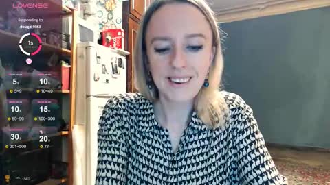 Snapshot of nicekat chatting on 10-25-25, 05:40 Kathrine online show from 10-25-25, 05:40