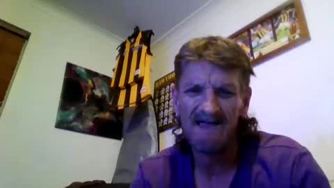 Snapshot of niceozziecockxxx chatting on 01-10-25, 08:04 Sexiishaine online show from 01-10-25, 08:04