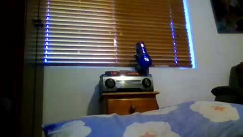 Snapshot of niceozziecockxxx chatting on 01-18-25, 10:28 Sexiishaine online show from 01-18-25, 10:28