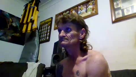 Snapshot of niceozziecockxxx chatting on 01-19-25, 02:38 Sexiishaine online show from 01-19-25, 02:38