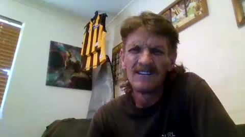 Snapshot of niceozziecockxxx chatting on 02-02-25, 06:37 Sexiishaine online show from 02-02-25, 06:37