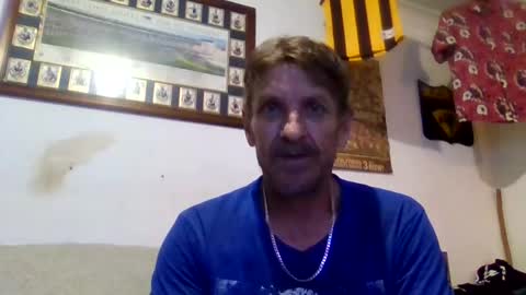 Snapshot of niceozziecockxxx chatting on 11-21-25, 06:39 Sexiishaine online show from 11-21-25, 06:39